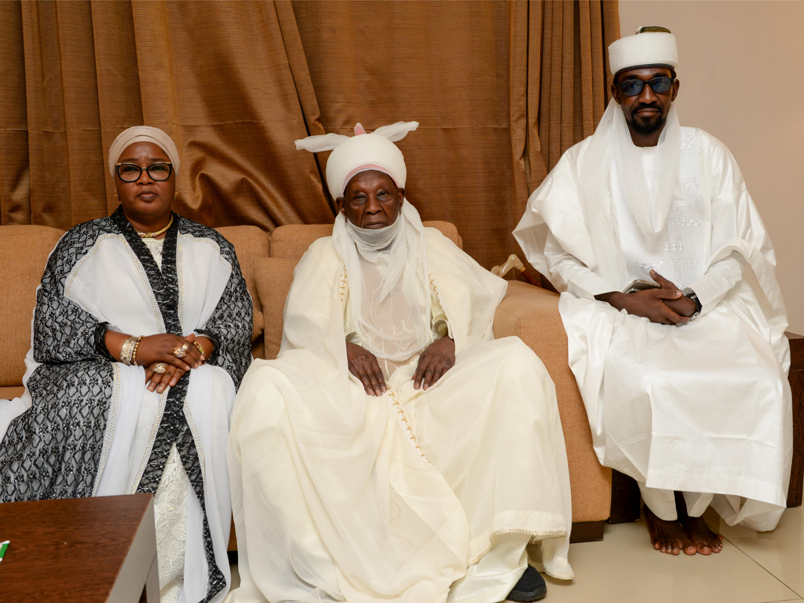 Picsart_25-05-31_22-49-31-470