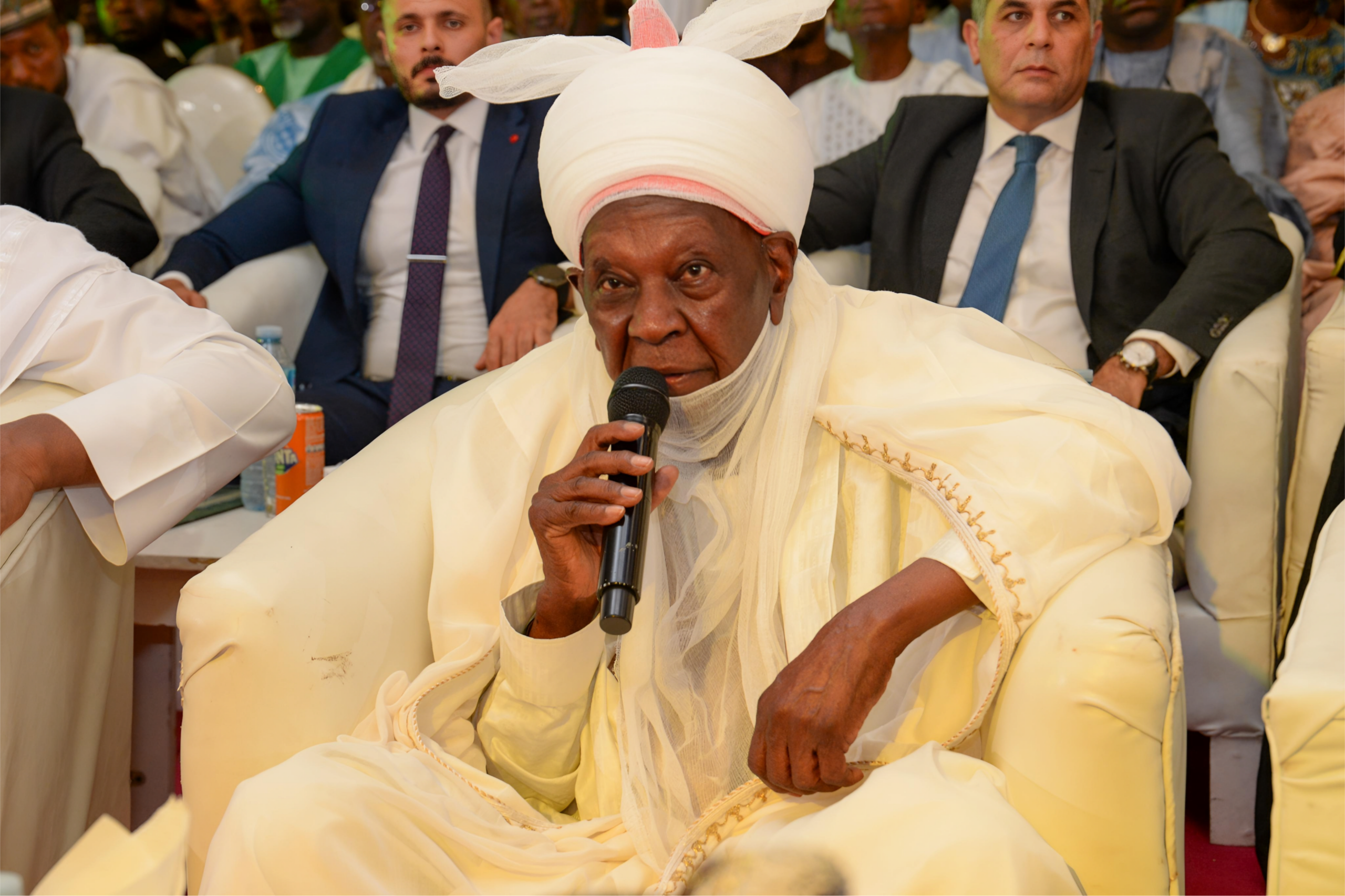 Picsart_25-05-31_23-18-35-534